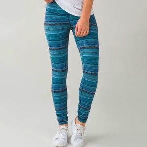LuluLemon Wunder Under IIl Pants in Space Dye Twist.
Size 4
